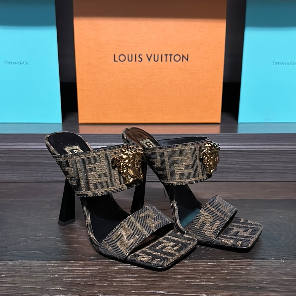 Brand New Fendace Mules